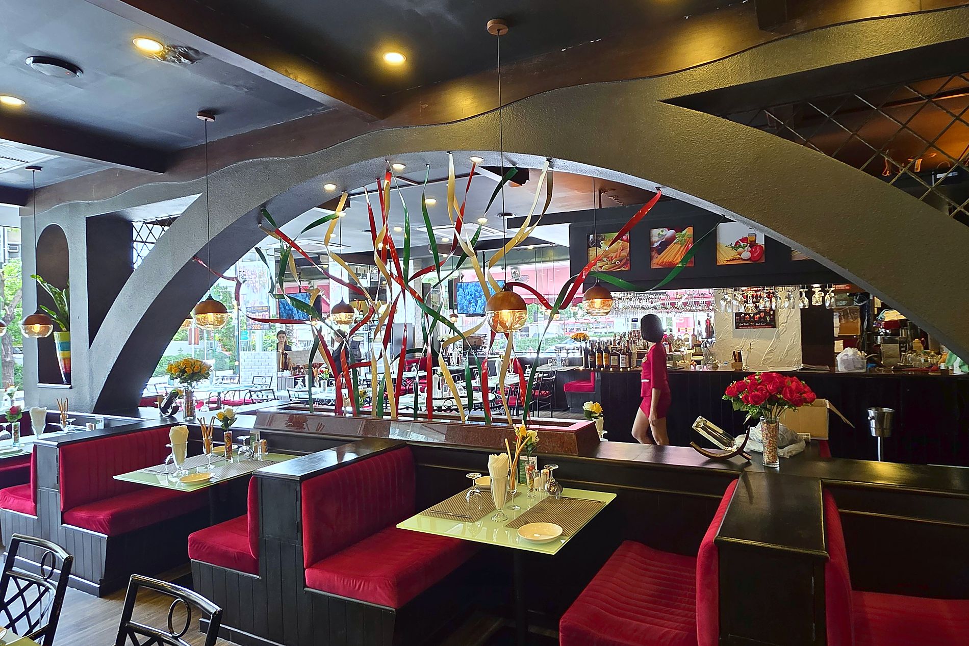 The dining room under the arch