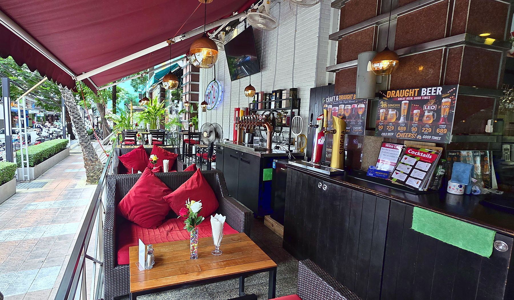 Draught beer and cocktails on the terrace